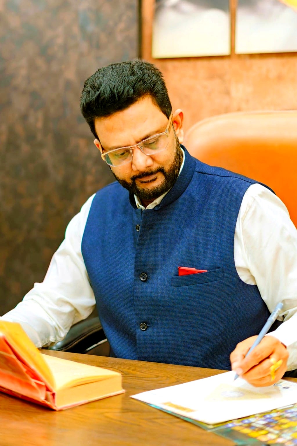 Dr. Ashish Patni - Vedic Scholar & Economist in Study